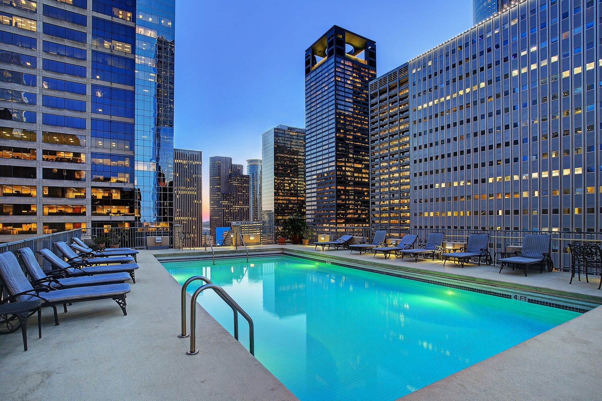 914 Main Street, #801, Houston, TX 77002 Experience urban luxury with this stunning rooftop pool, surrounded by the vibrant skyline, offering a perfect retreat in the heart of the city.