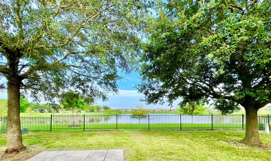 Property photo for 714 Honeysuckle Vine Drive, Rosenberg, TX