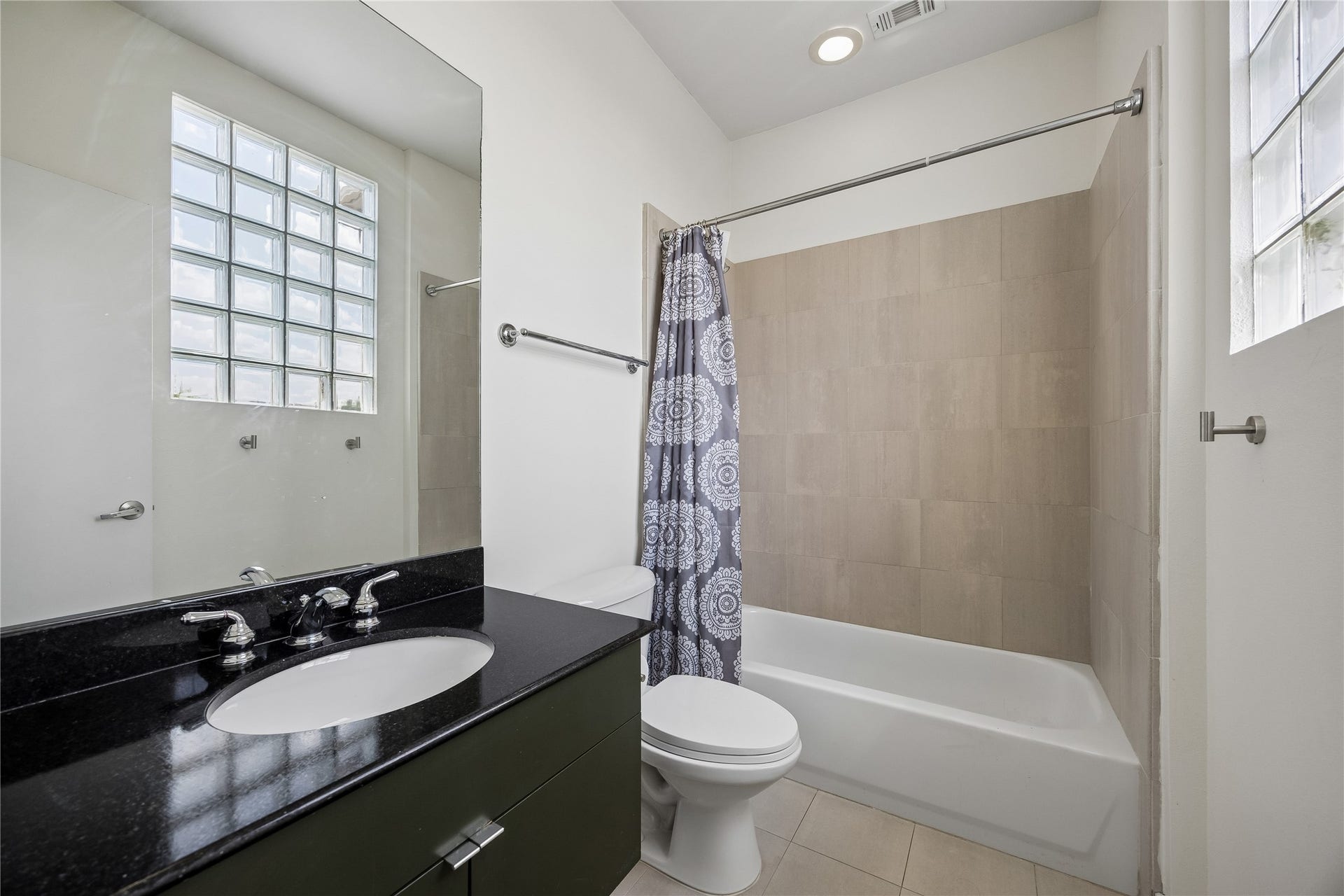 1406 Stanford Street, #D, Houston, TX 77019 1406 Stanford Street, #D, Houston, TX 77019