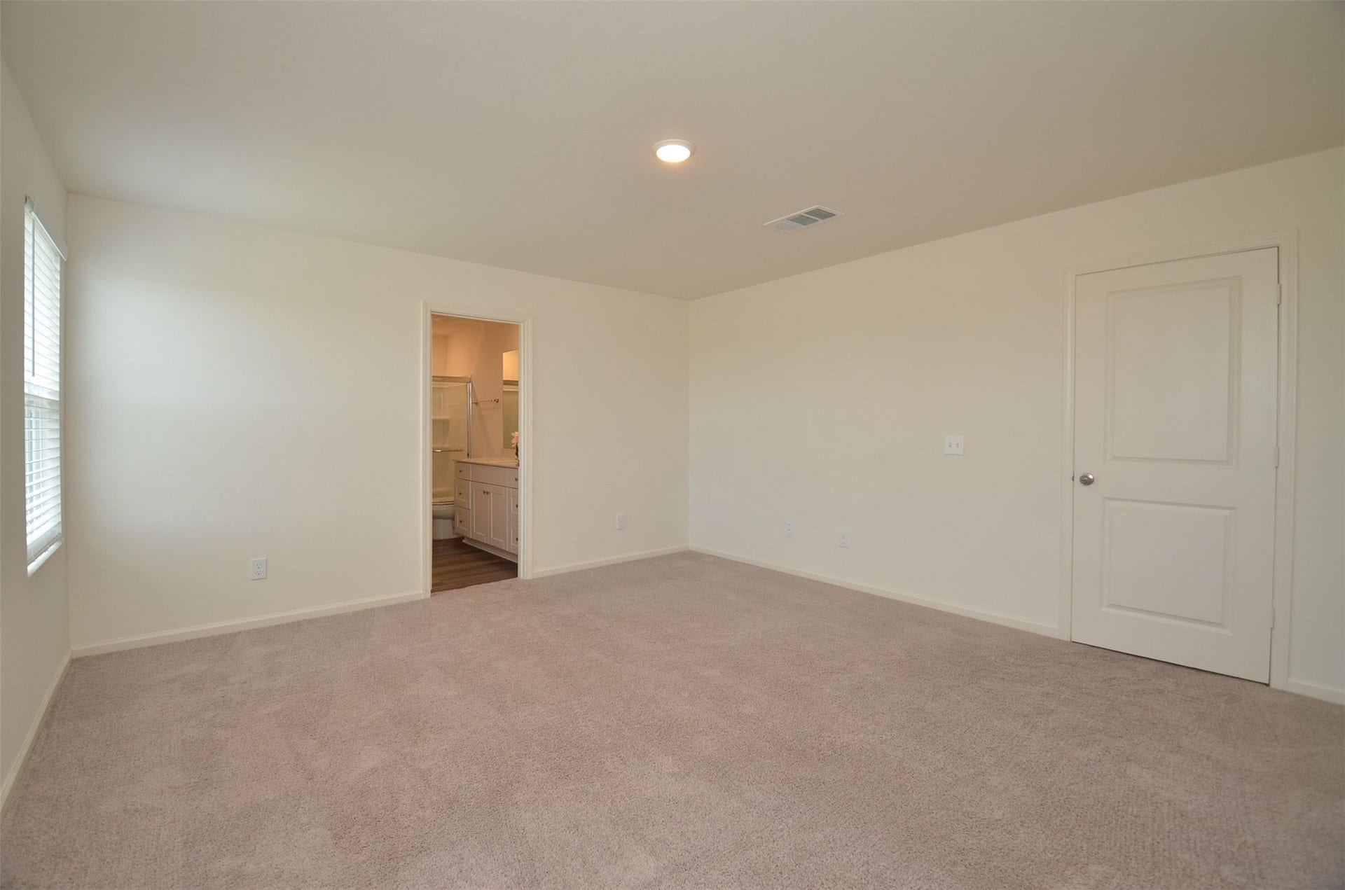 8627 Vacek Crossing Way, Richmond, TX 77469 Huge Primary Bedroom View