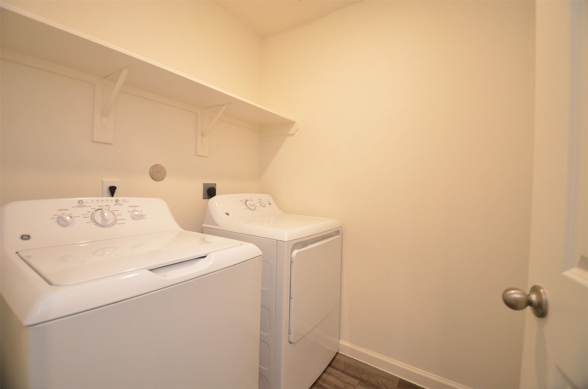 8627 Vacek Crossing Way, Richmond, TX 77469 Full Size Washer & Dryer