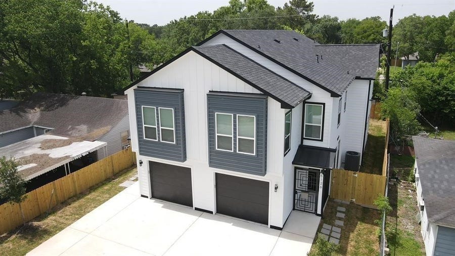 Property photo for 5126 Lyndhurst Drive, #B, Houston, TX