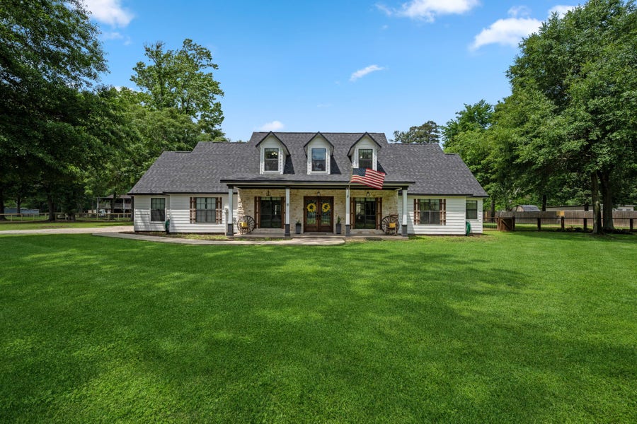 Property photo for 18 E Old Field Drive, Huffman, TX