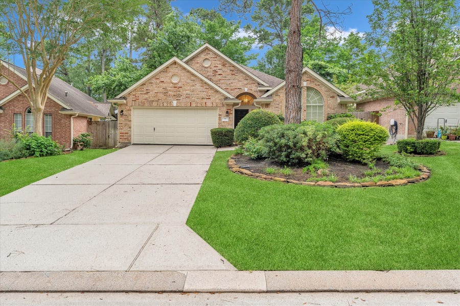Property photo for 7 Currymead Place, The Woodlands, TX