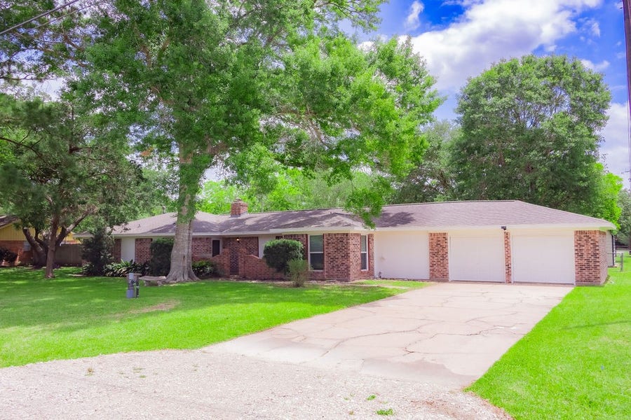 Property photo for 3240 County Road 155, Alvin, TX