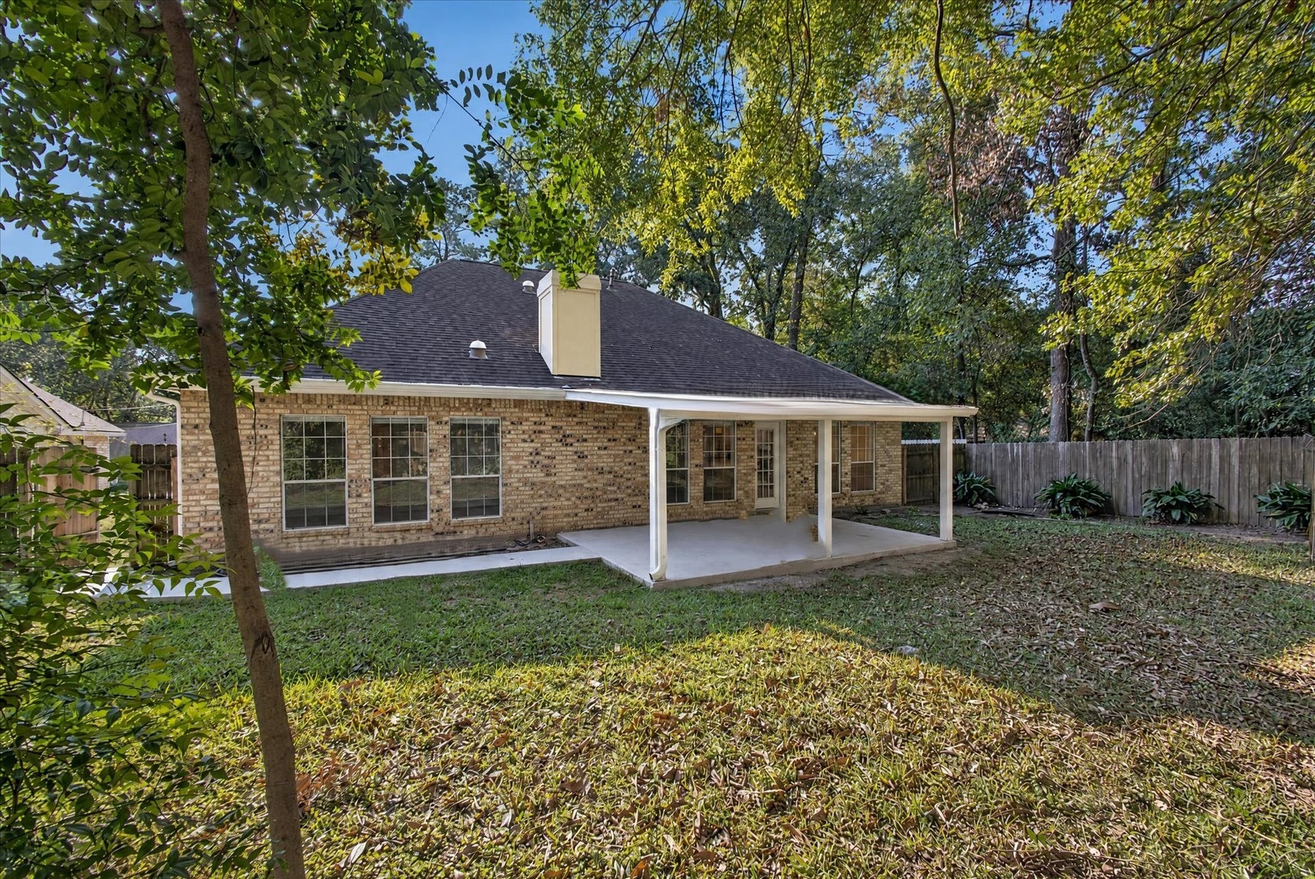 120 Hiwon Drive, Conroe, TX 77304