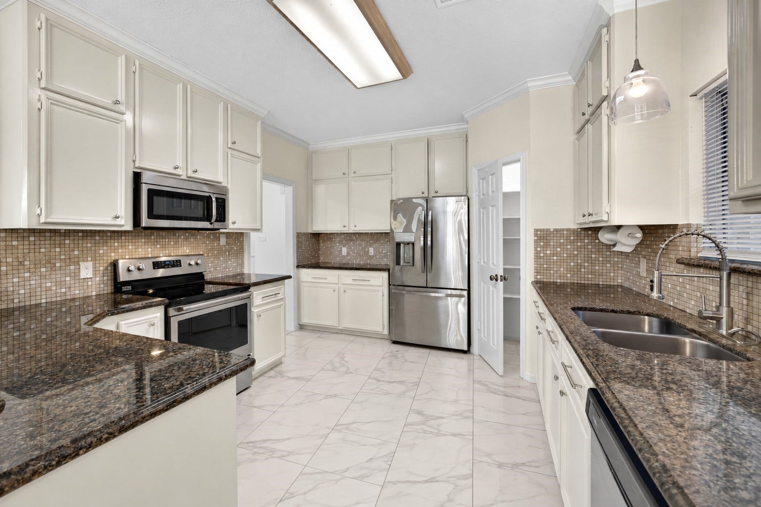 120 Hiwon Drive, Conroe, TX 77304