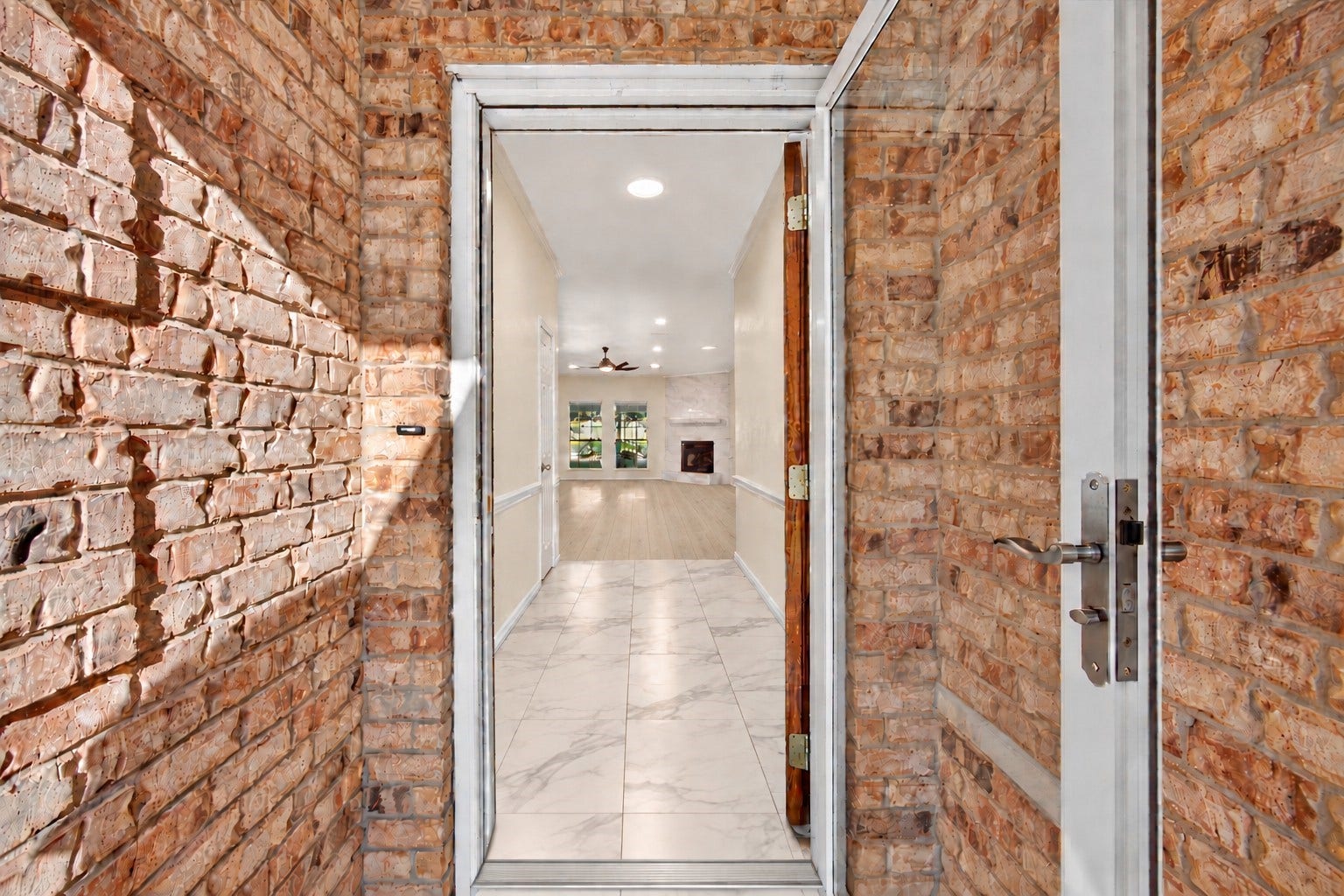 120 Hiwon Drive, Conroe, TX 77304