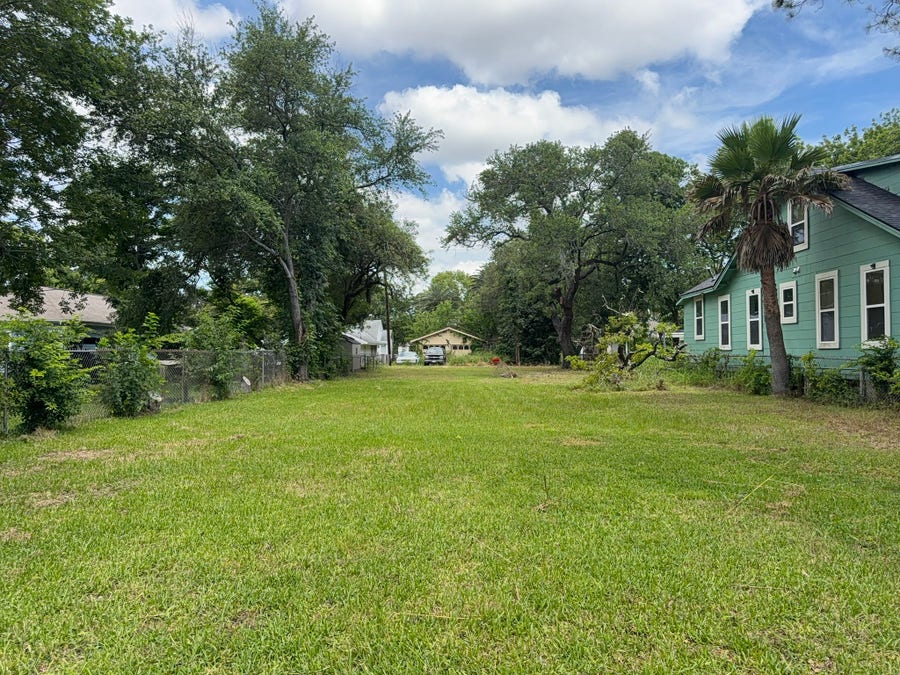 Property photo for 22 5th Avenue N, Texas City, TX