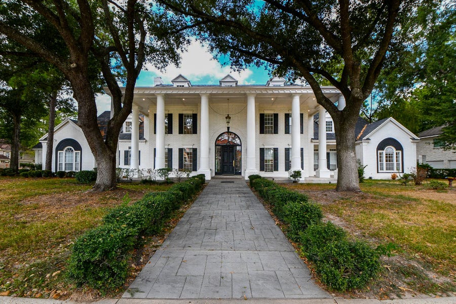 Property photo for 2922 Cedar Woods Place, Houston, TX