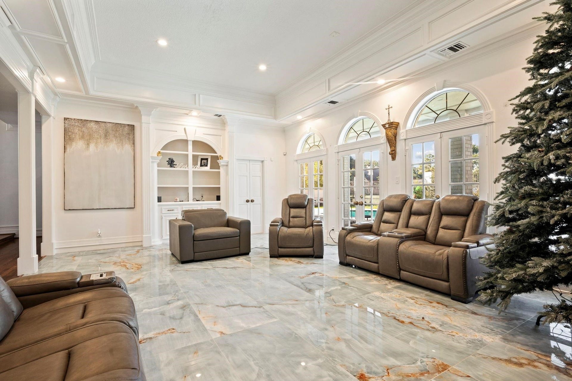 2922 Cedar Woods Place, Houston, TX 77068 With its generous layout, elegant architectural details, and seamless connection to the outdoors, the Living Room was designed for both comfortable everyday living and effortless entertaining