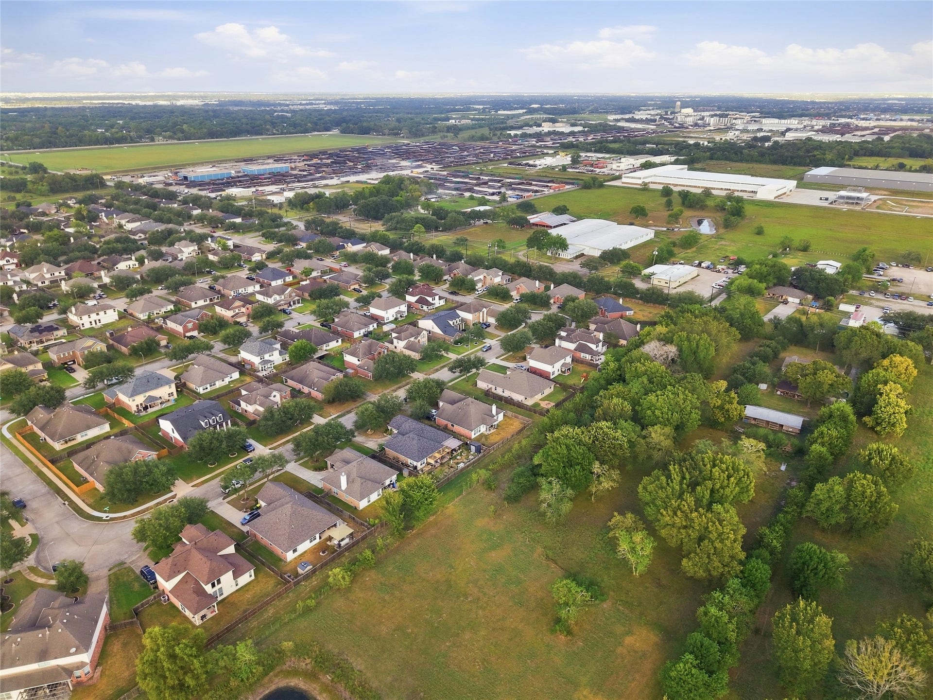 5810 Little Grove Drive, Pearland, TX 77581 5810 Little Grove Drive, Pearland, TX 77581