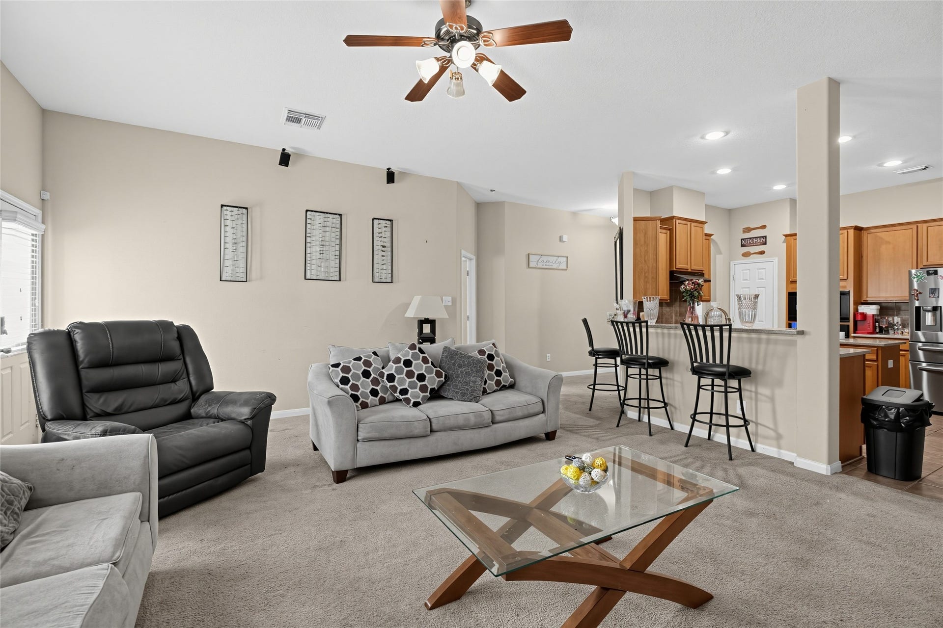 5810 Little Grove Drive, Pearland, TX 77581 5810 Little Grove Drive, Pearland, TX 77581