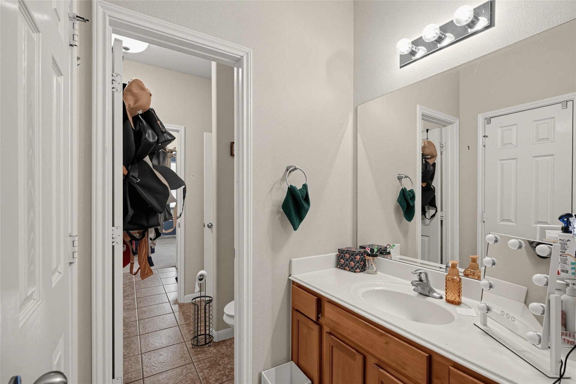 5810 Little Grove Drive, Pearland, TX 77581 5810 Little Grove Drive, Pearland, TX 77581