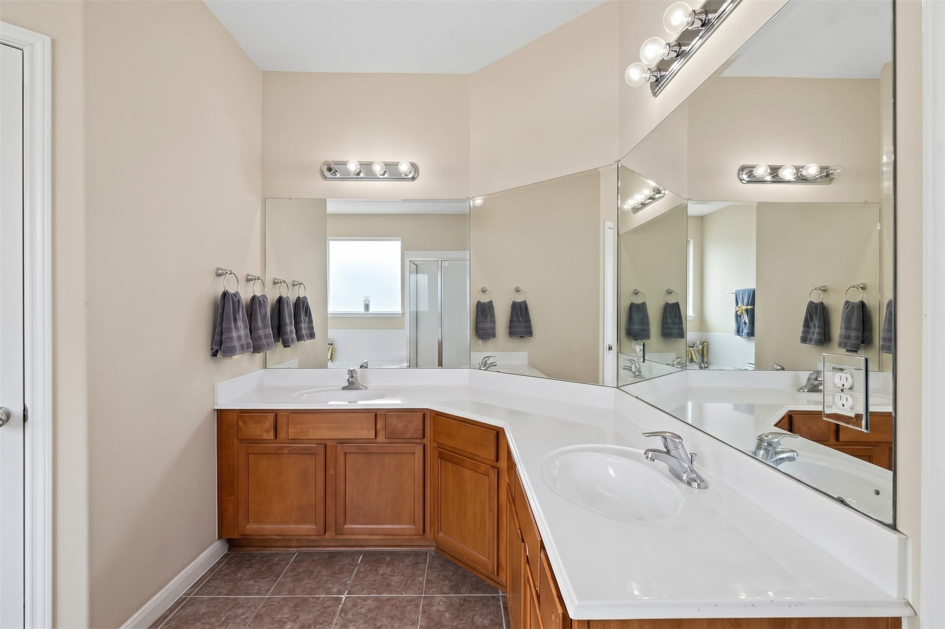5810 Little Grove Drive, Pearland, TX 77581 5810 Little Grove Drive, Pearland, TX 77581
