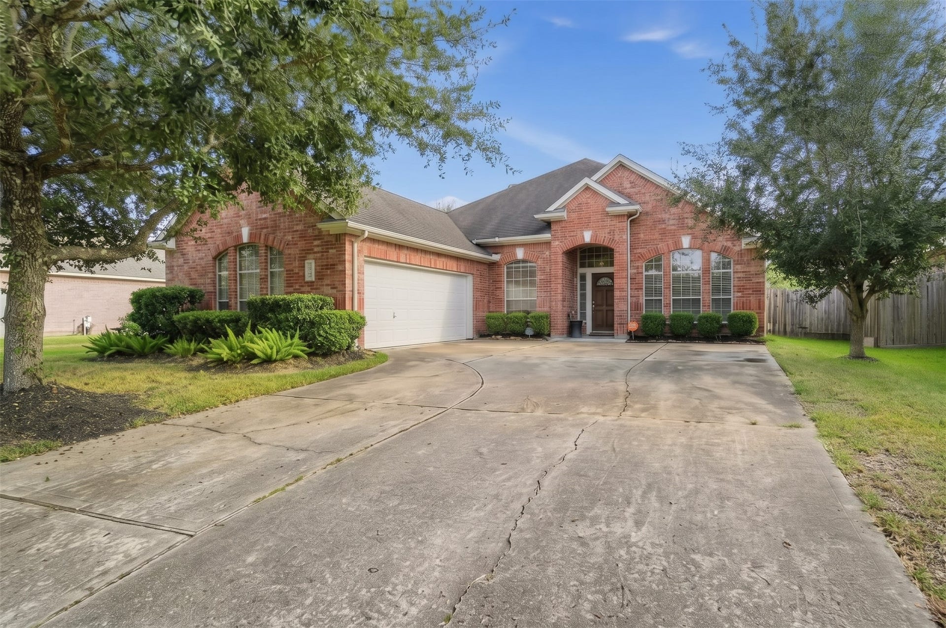 5810 Little Grove Drive, Pearland, TX 77581 5810 Little Grove Drive, Pearland, TX 77581