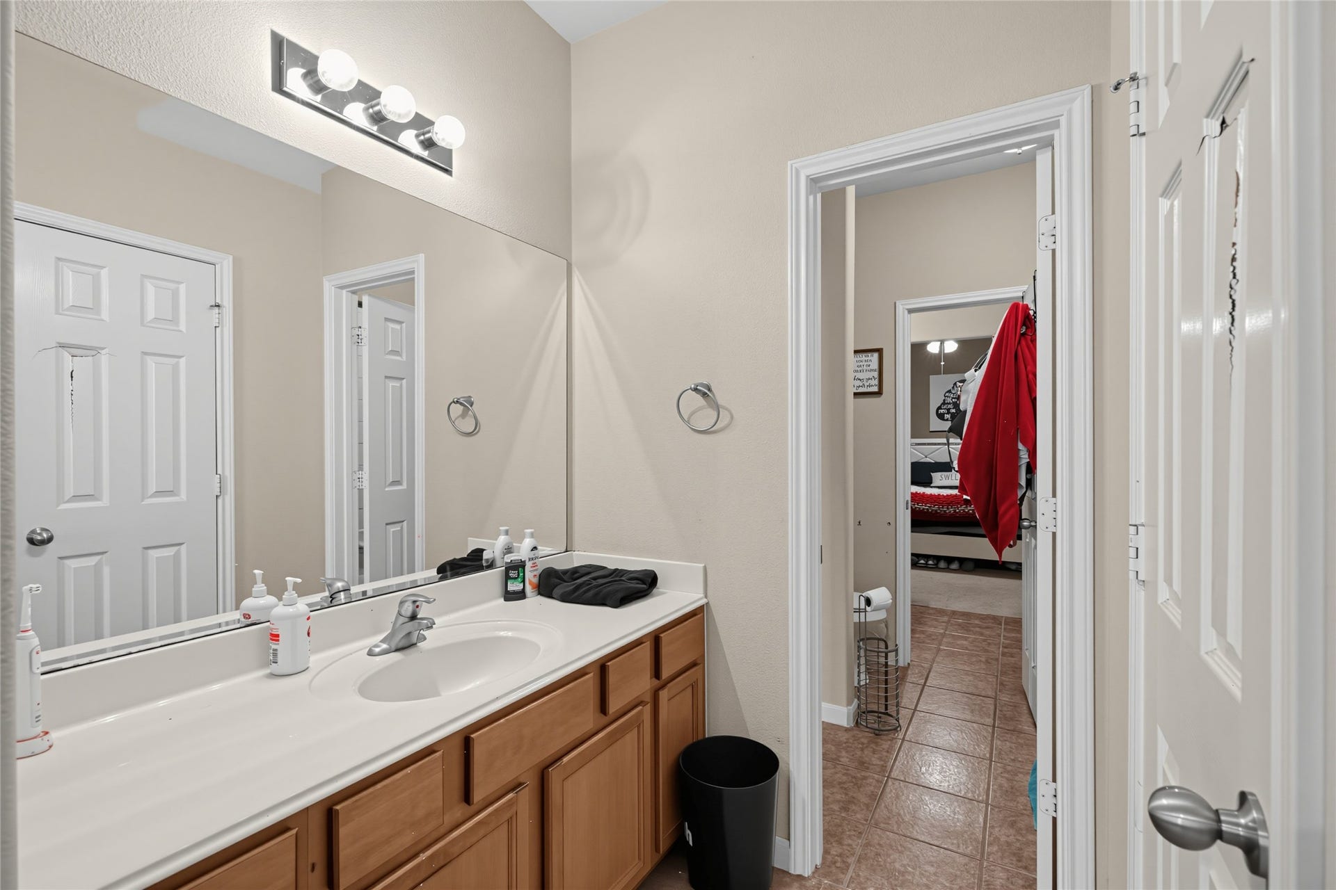 5810 Little Grove Drive, Pearland, TX 77581 5810 Little Grove Drive, Pearland, TX 77581