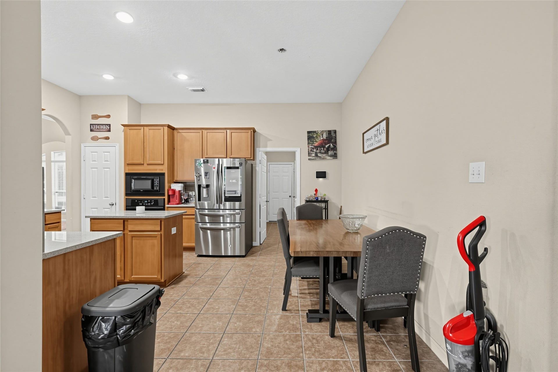 5810 Little Grove Drive, Pearland, TX 77581 5810 Little Grove Drive, Pearland, TX 77581