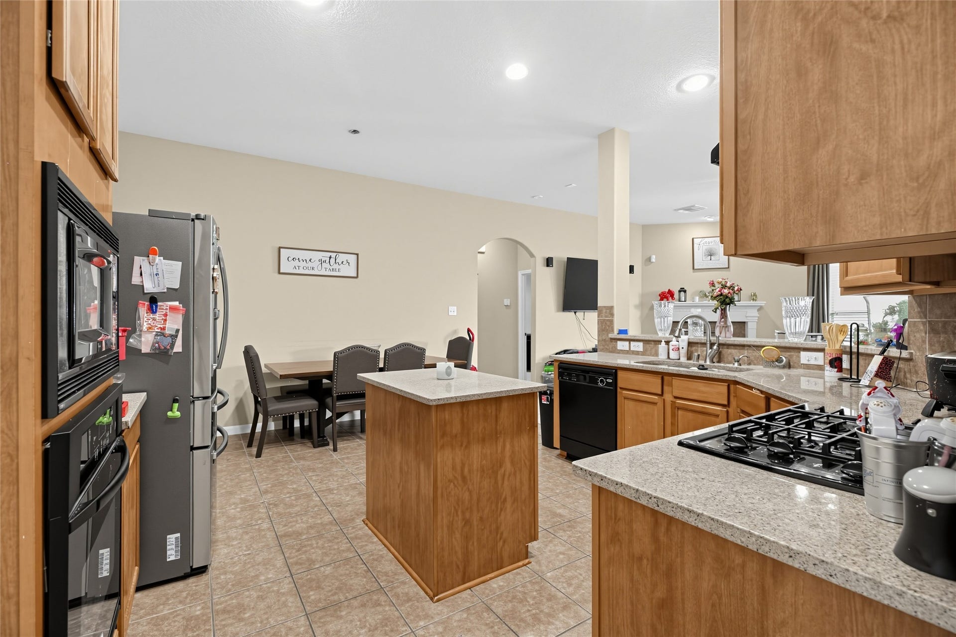5810 Little Grove Drive, Pearland, TX 77581 5810 Little Grove Drive, Pearland, TX 77581