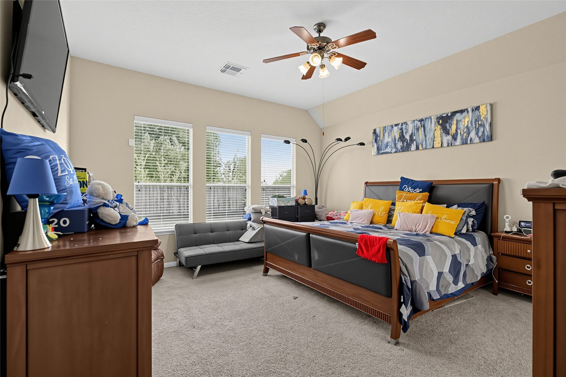 5810 Little Grove Drive, Pearland, TX 77581 5810 Little Grove Drive, Pearland, TX 77581