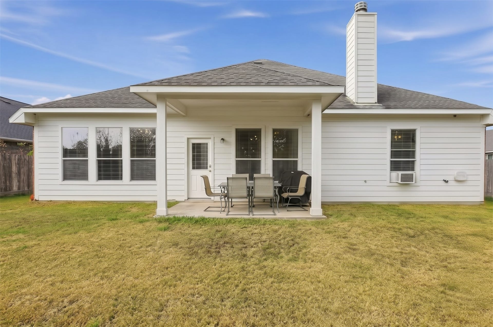 5810 Little Grove Drive, Pearland, TX 77581 5810 Little Grove Drive, Pearland, TX 77581