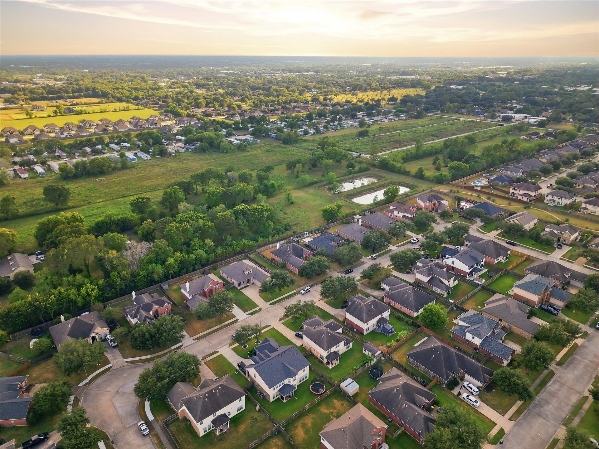 5810 Little Grove Drive, Pearland, TX 77581 5810 Little Grove Drive, Pearland, TX 77581