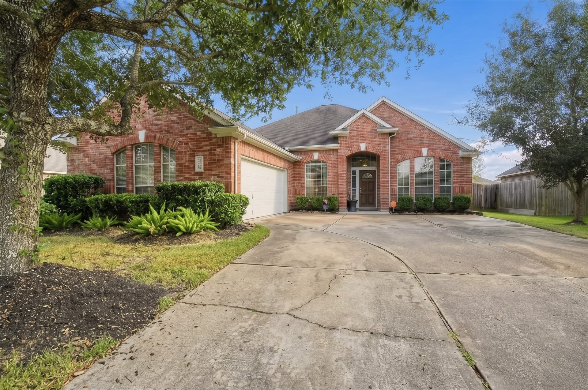 5810 Little Grove Drive, Pearland, TX 77581 5810 Little Grove Drive, Pearland, TX 77581