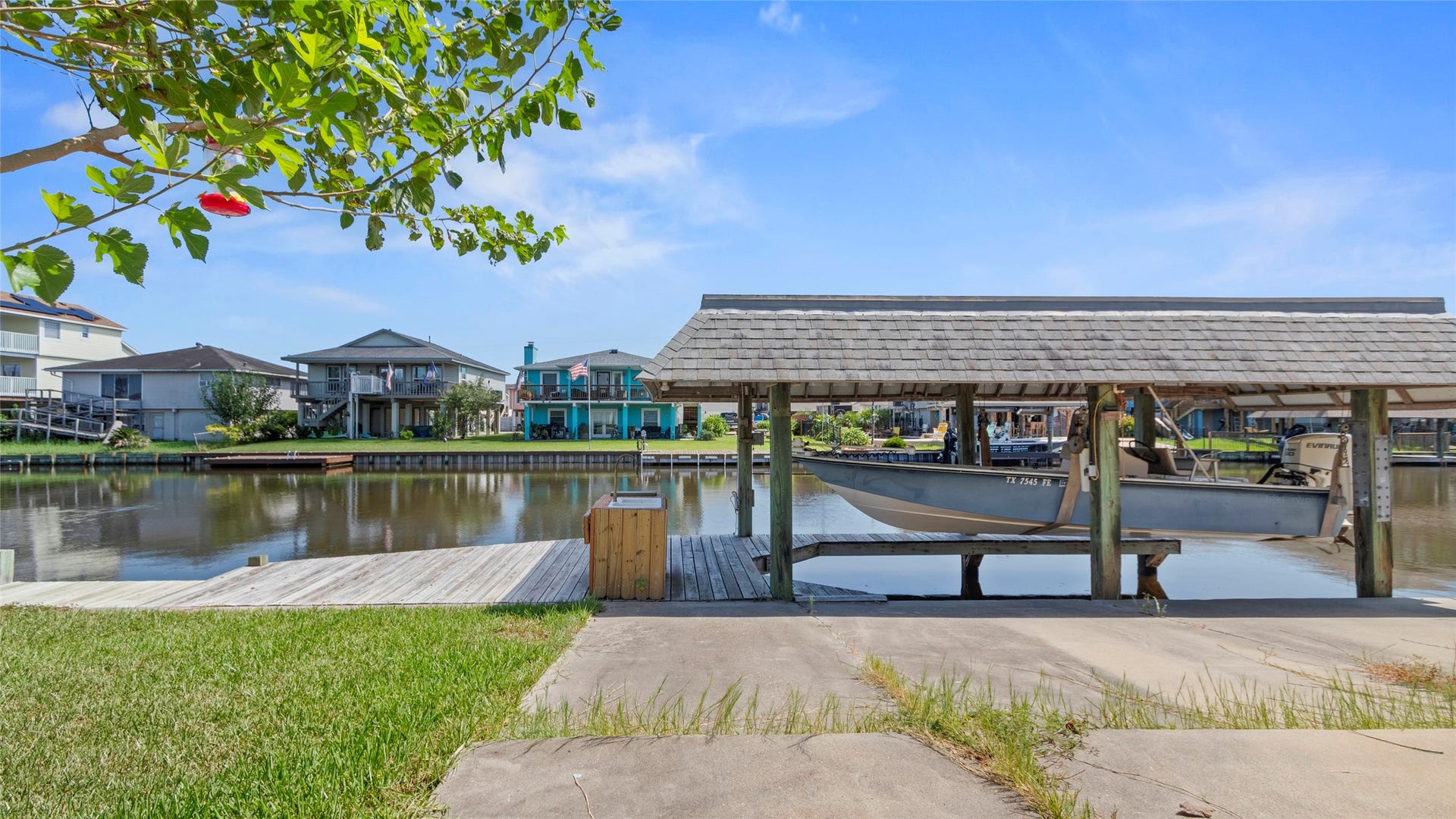1097 Redfish Street, Bayou Vista, TX 77563 Boat house with boat lift