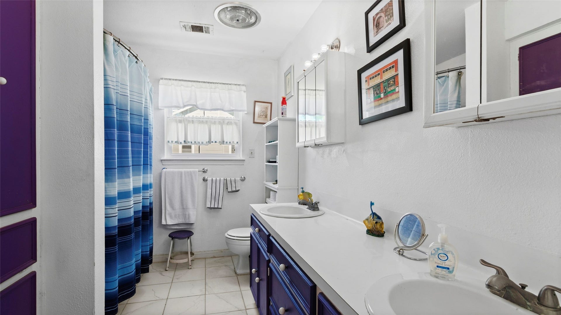 1097 Redfish Street, Bayou Vista, TX 77563 Bathroom