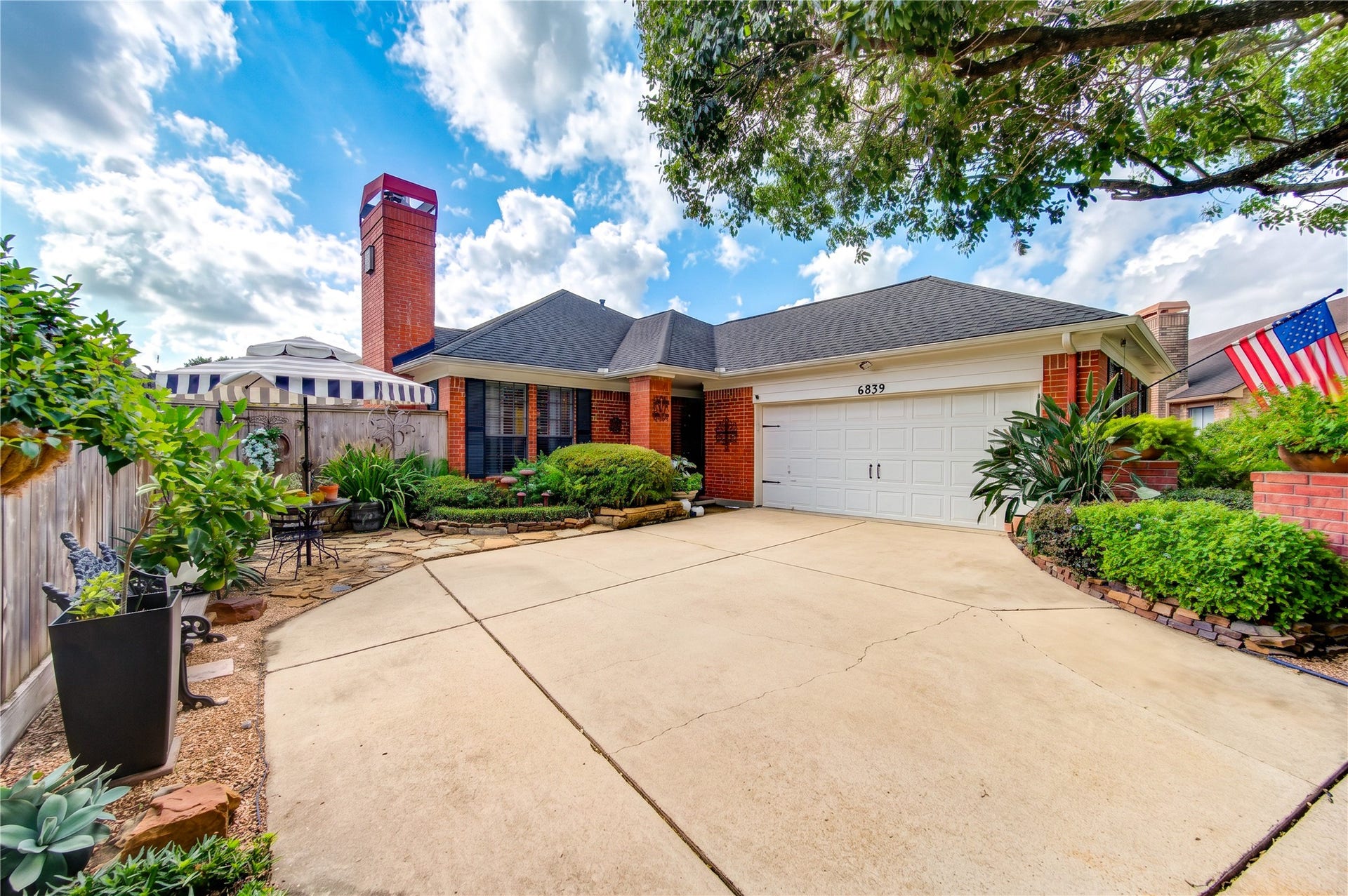 6839 Hertford Park Drive, Houston, TX 77084 Welcome to 6839 Hertford Park Drivea beautifully cared-for home on a cul-de-sac with inviting curb appeal.