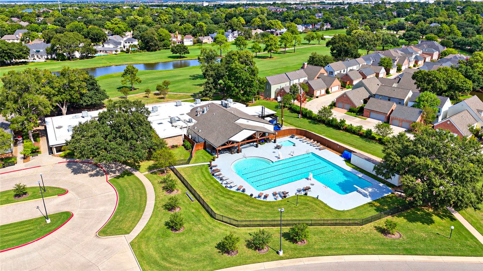 6839 Hertford Park Drive, Houston, TX 77084 The swimming pool at nearby Hearthstone Country Club offers another member amenity. Separate membership required.