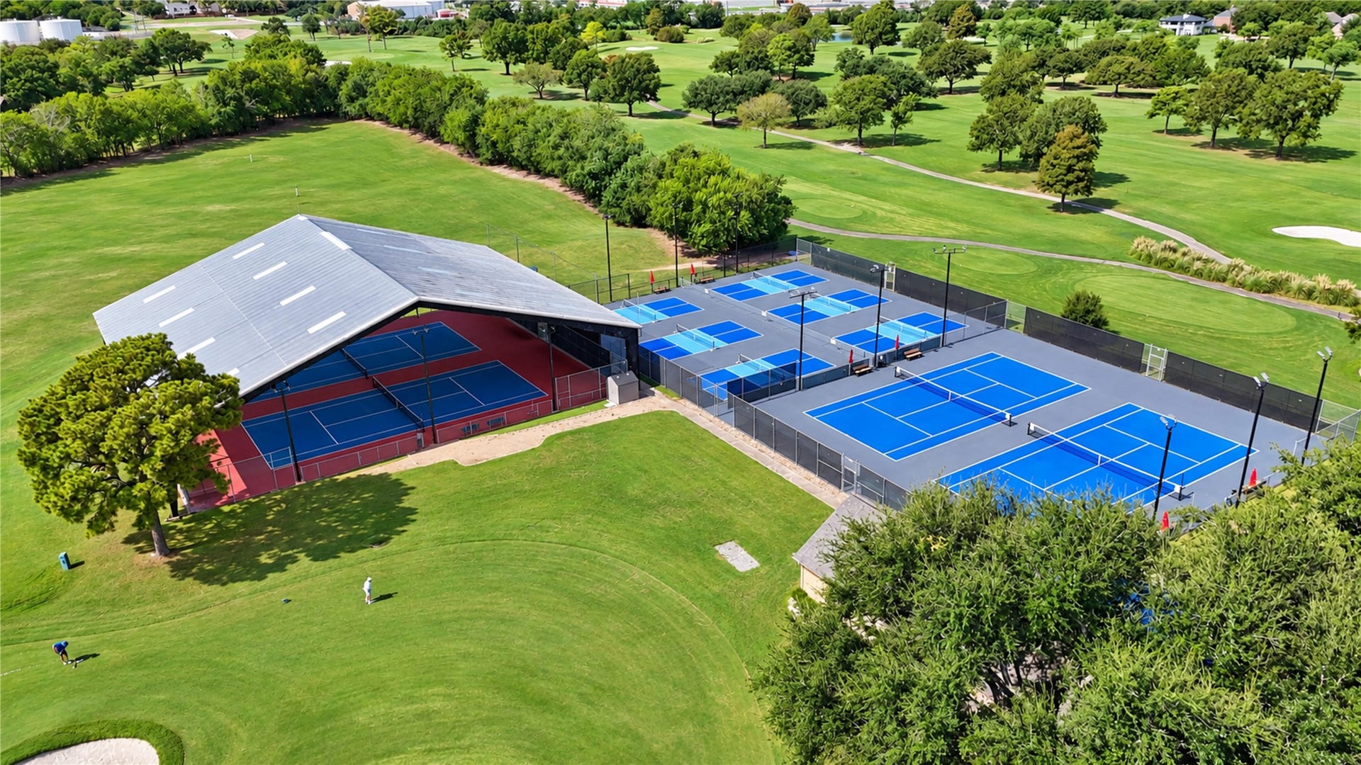 6839 Hertford Park Drive, Houston, TX 77084 Nearby Hearthstone Country Club offers tennis and pickleball facilities. Separate membership required.
