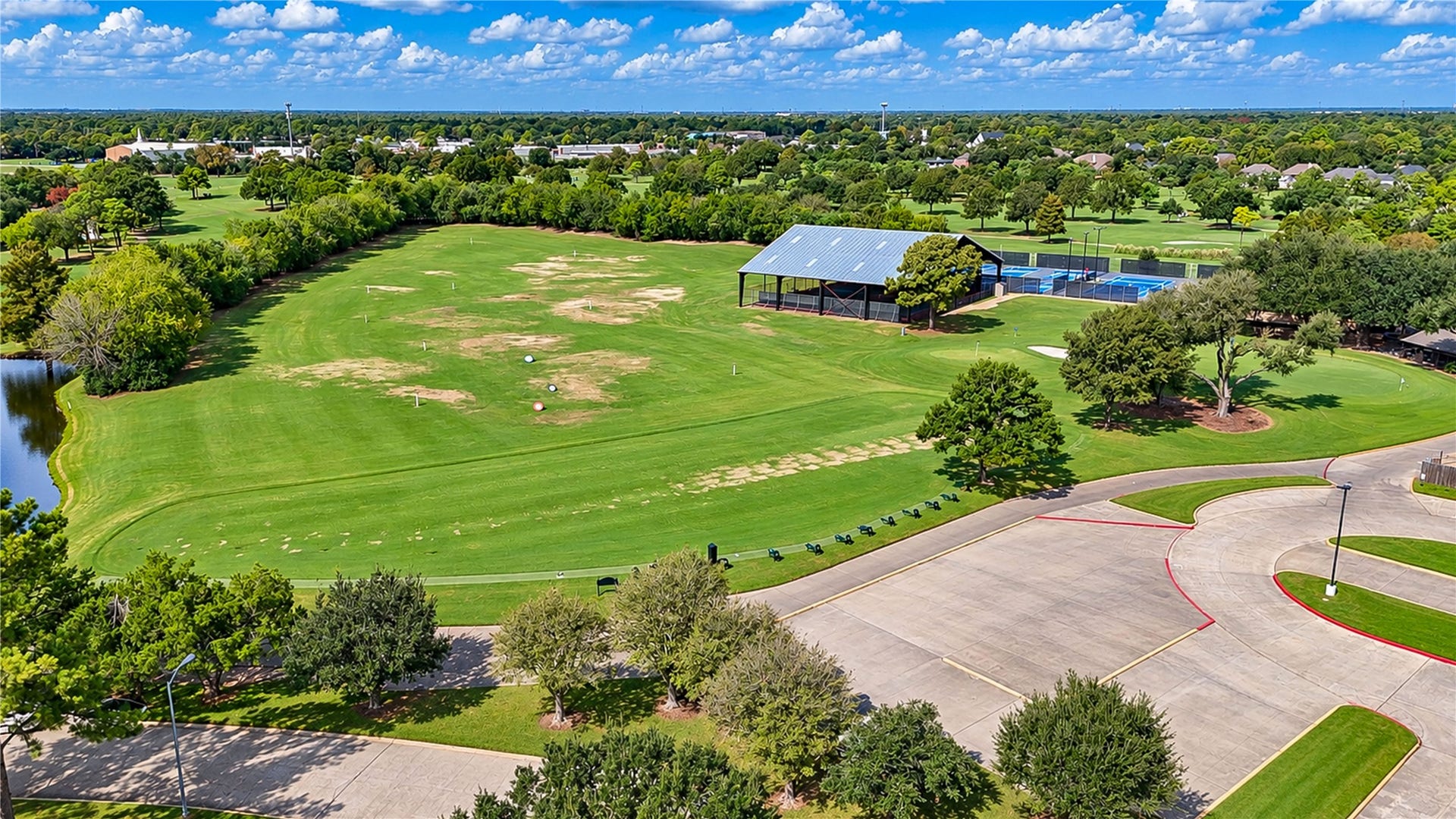 6839 Hertford Park Drive, Houston, TX 77084 Expansive golf grounds and recreation facilities at nearby Hearthstone Country Club. Separate membership required.