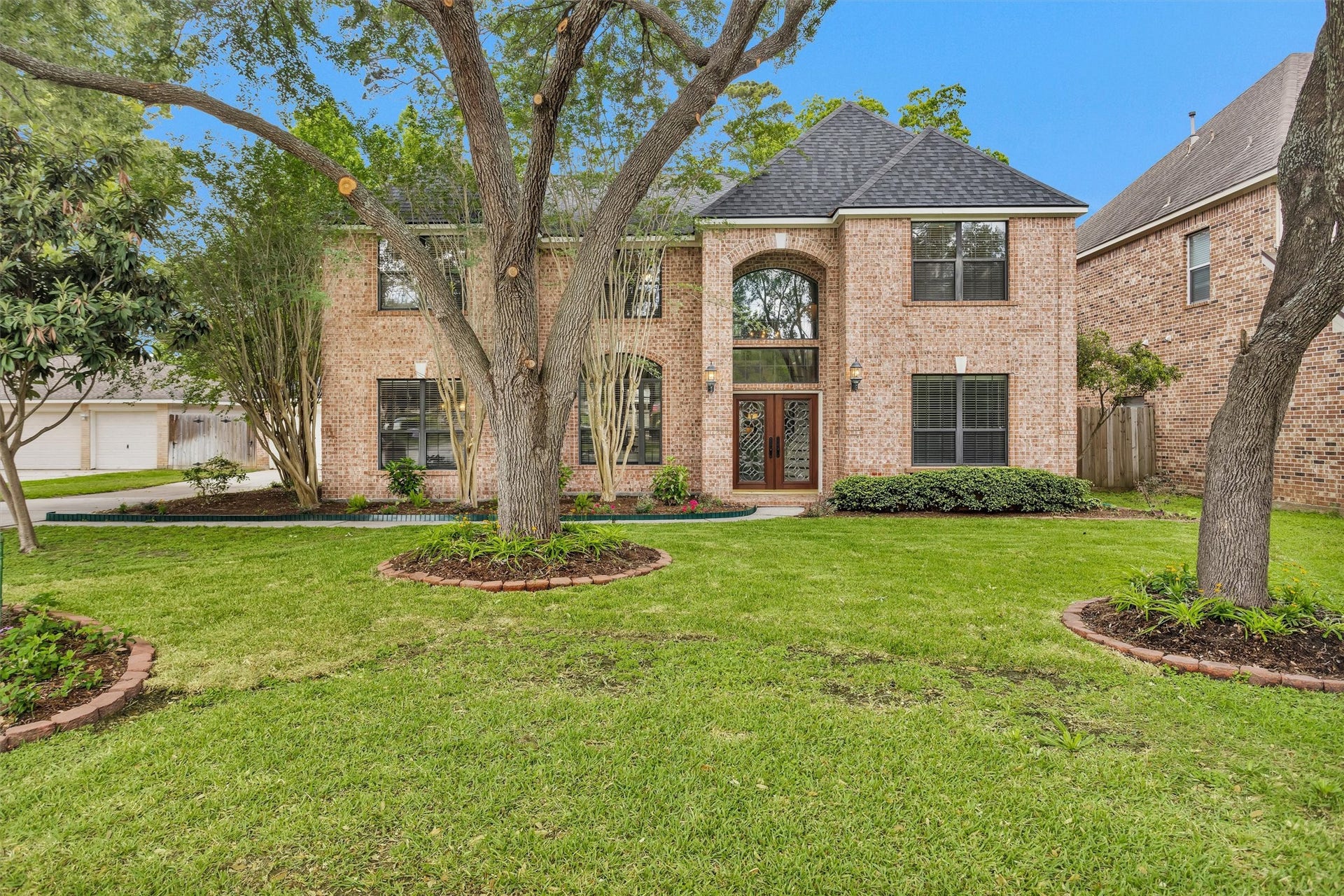 14134 Pollux features new landscaping front and back