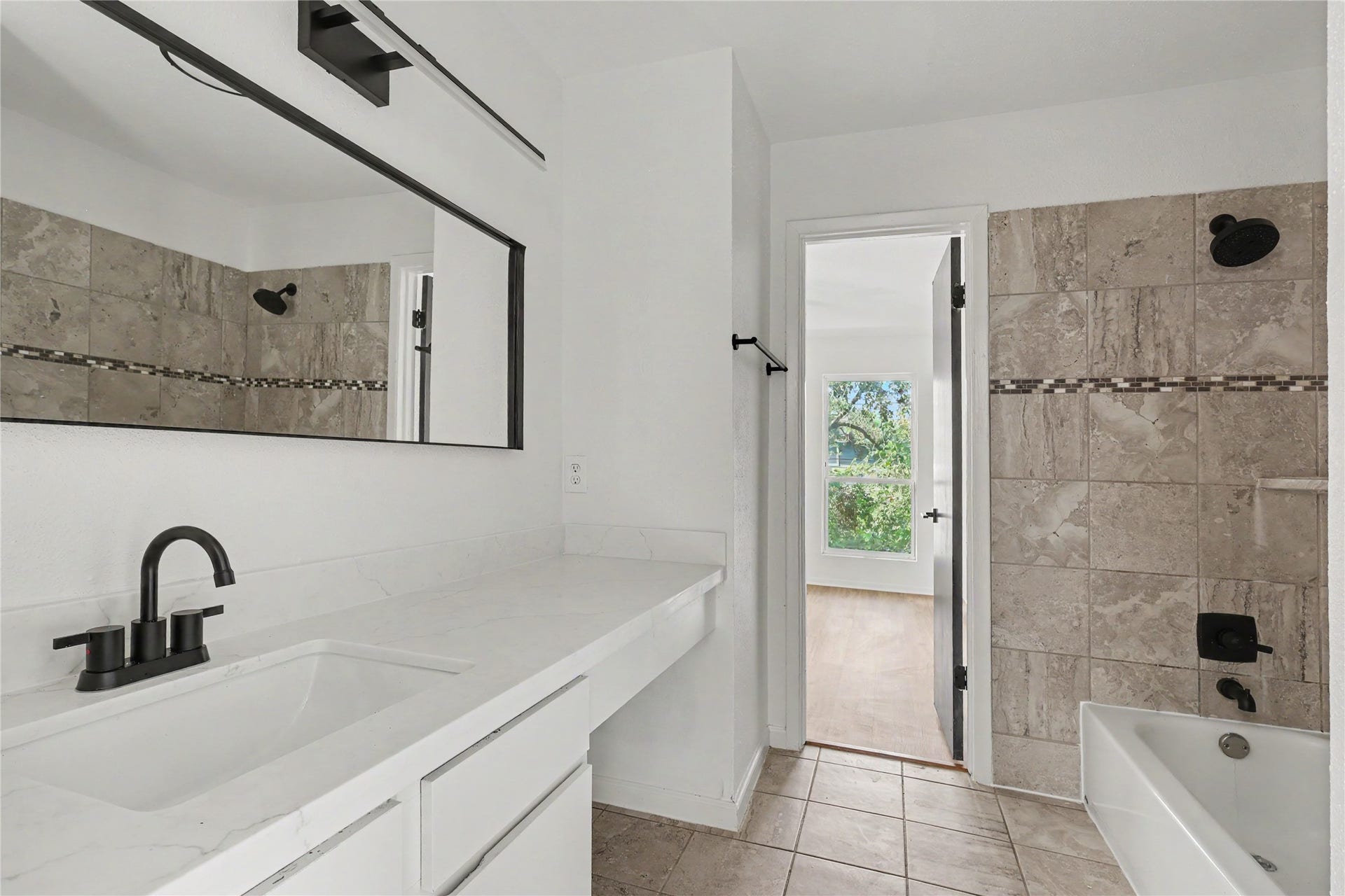 2119 Barr Street, #A, Houston, TX 77080 2119 Barr Street, #A, Houston, TX 77080