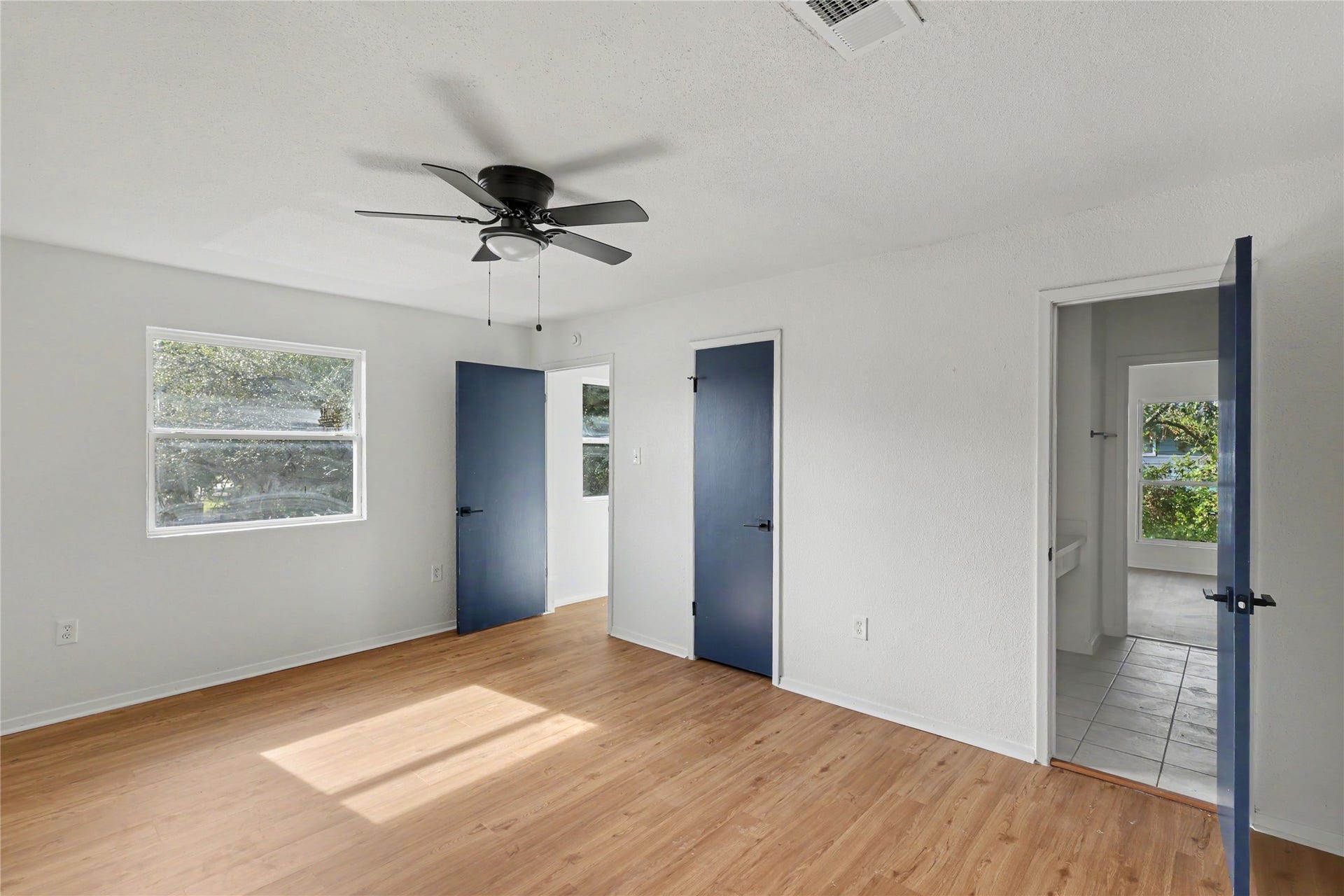2119 Barr Street, #A, Houston, TX 77080 2119 Barr Street, #A, Houston, TX 77080
