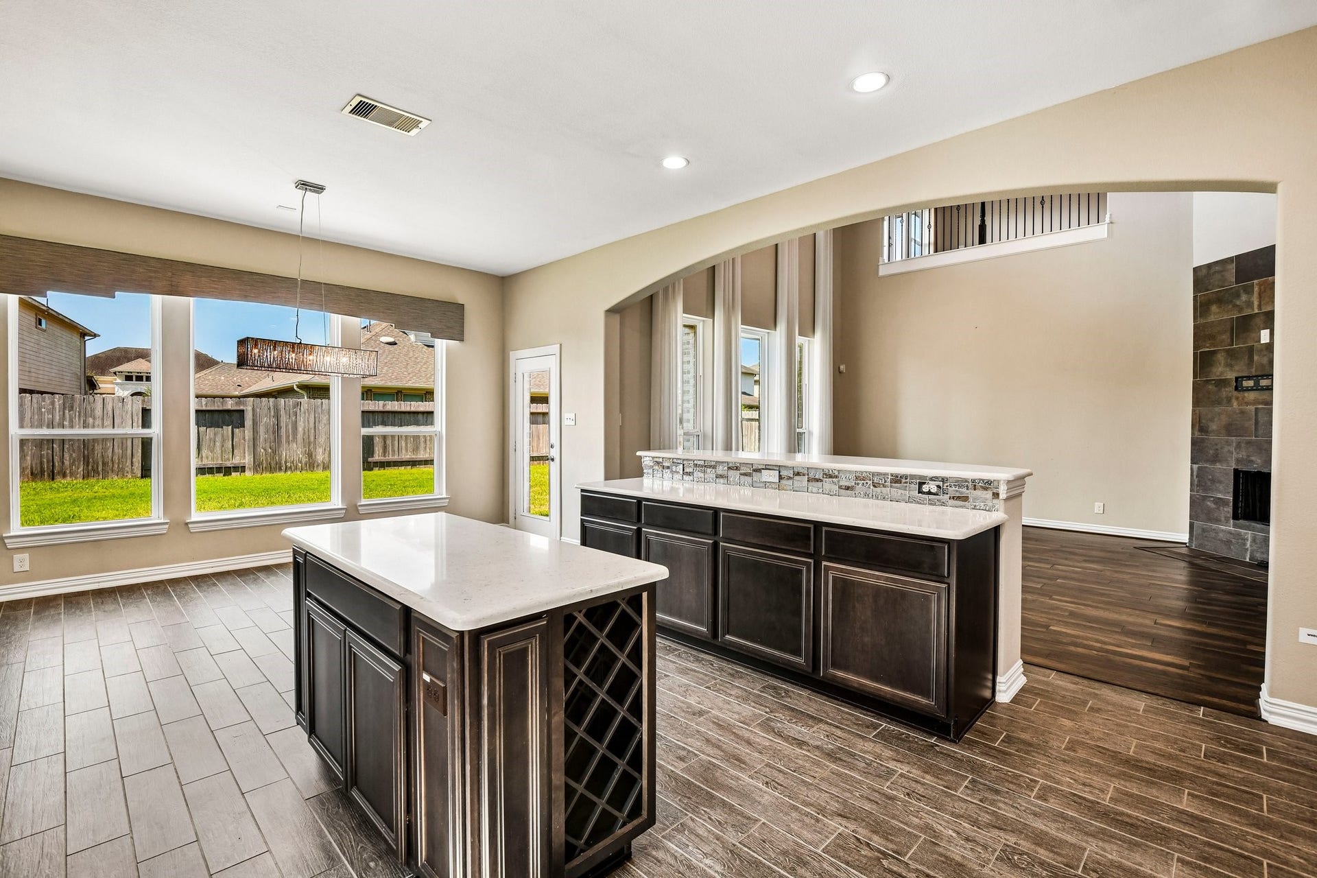 2414 Trocadero Lane, League City, TX 77573 2414 Trocadero Lane, League City, TX 77573