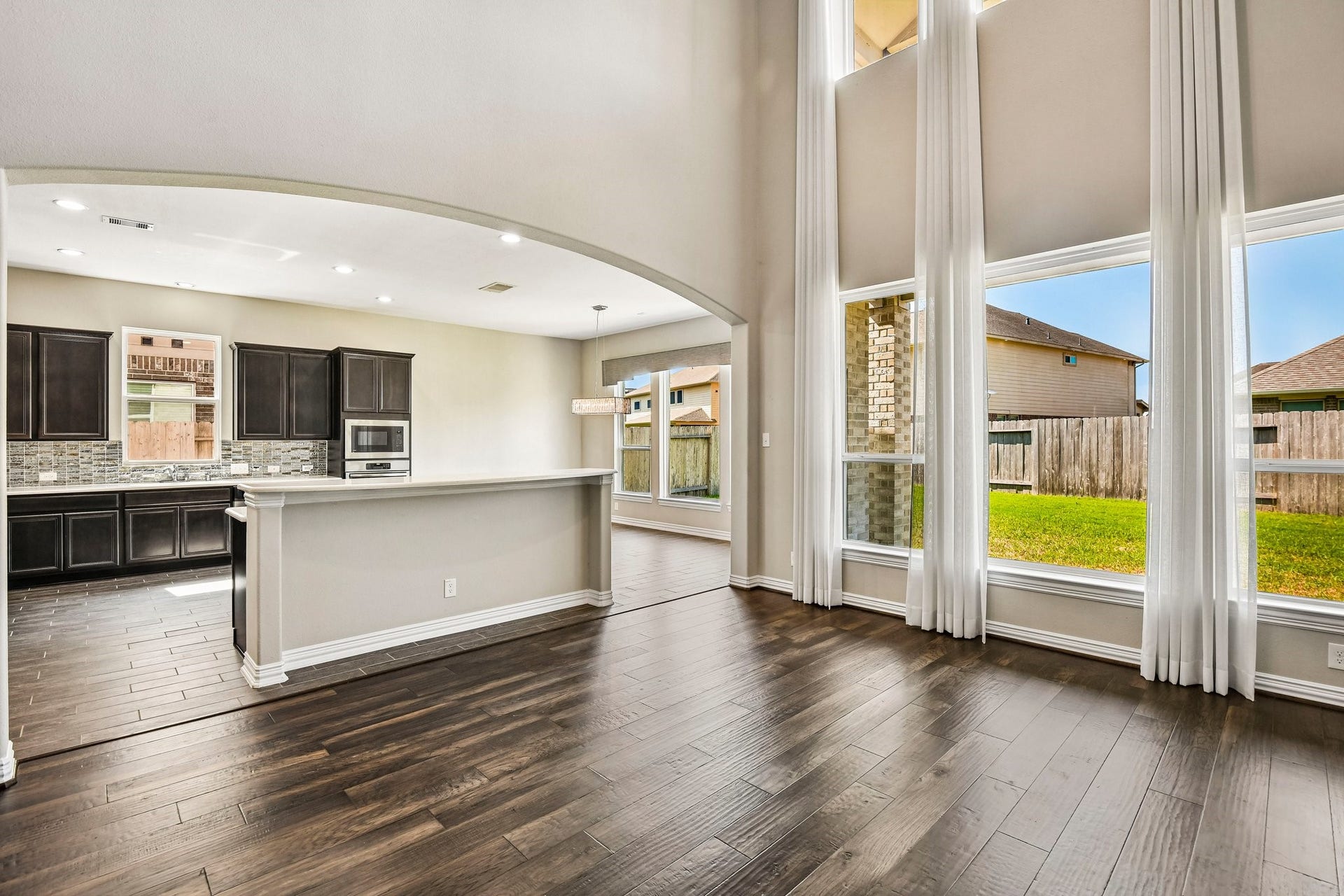 2414 Trocadero Lane, League City, TX 77573 Kitchen opens to family room