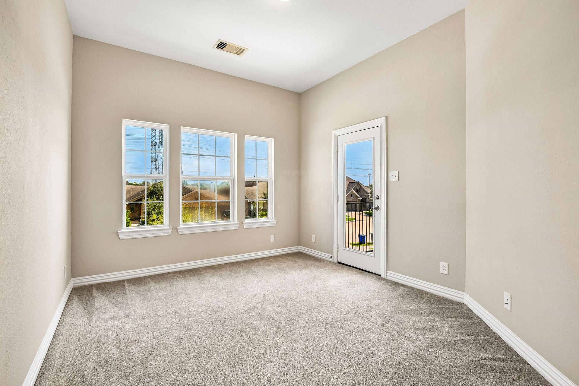 2414 Trocadero Lane, League City, TX 77573 Upstairs Bedroom with access to private balcony!