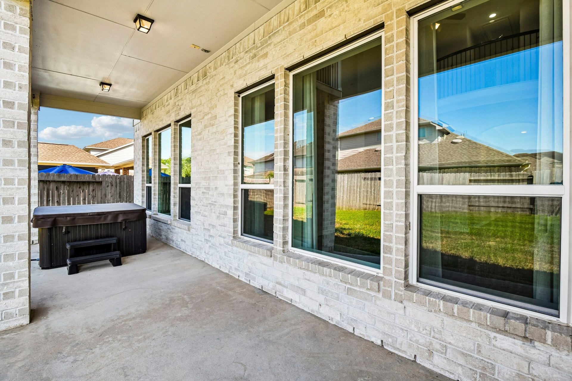 2414 Trocadero Lane, League City, TX 77573 Covered downstairs patio