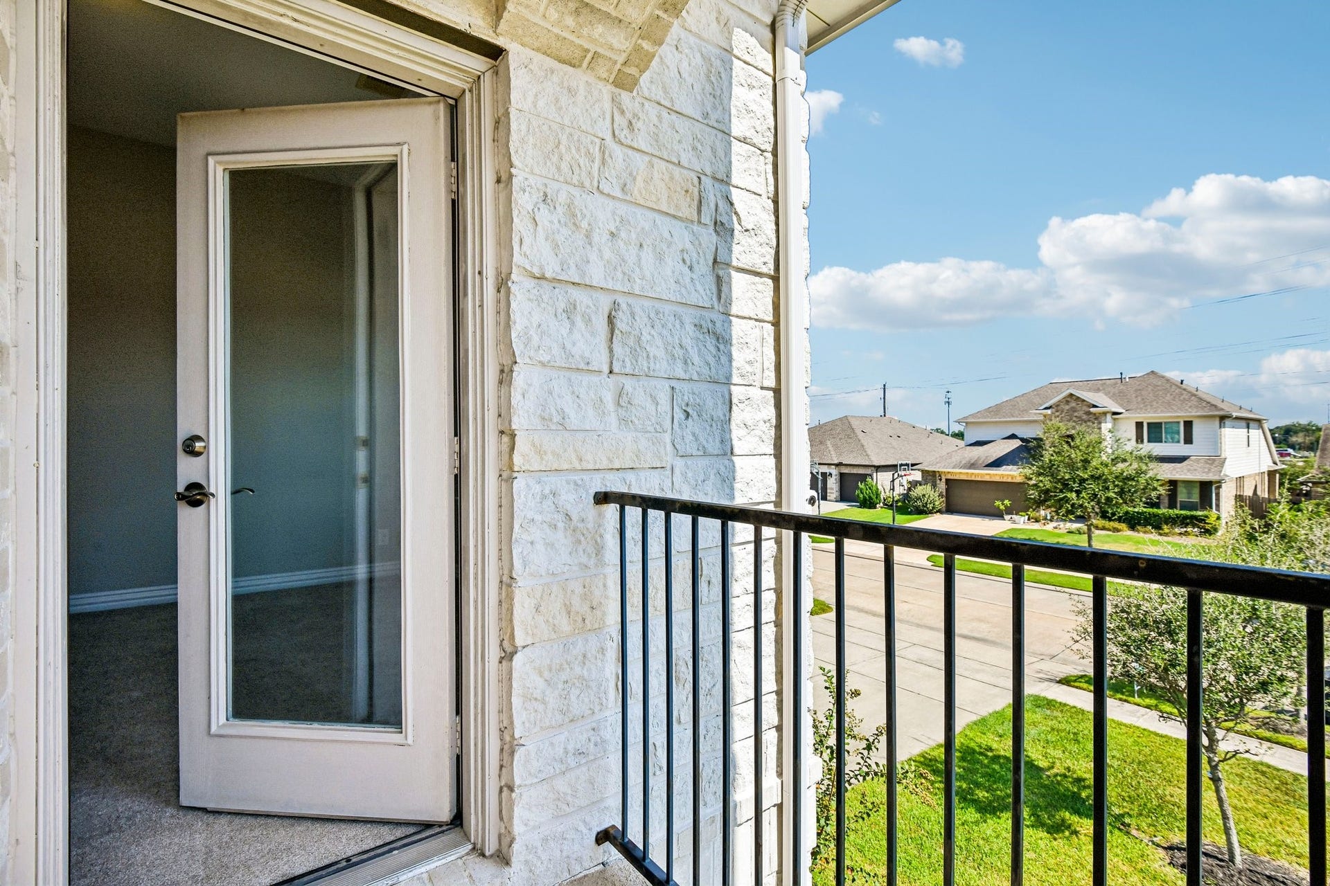 2414 Trocadero Lane, League City, TX 77573 Private balcony off one of the bedrooms