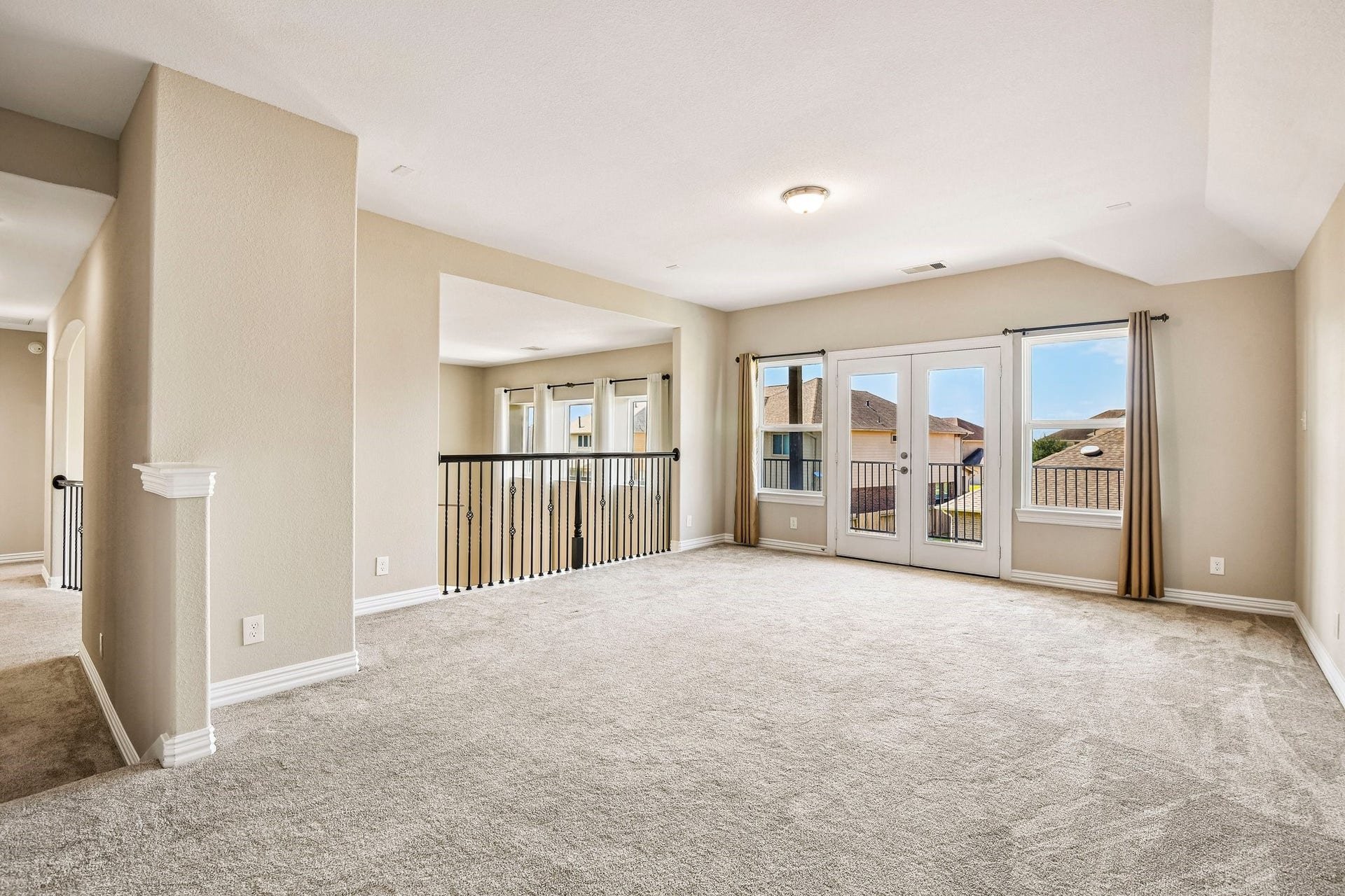 2414 Trocadero Lane, League City, TX 77573 Huge Game Room