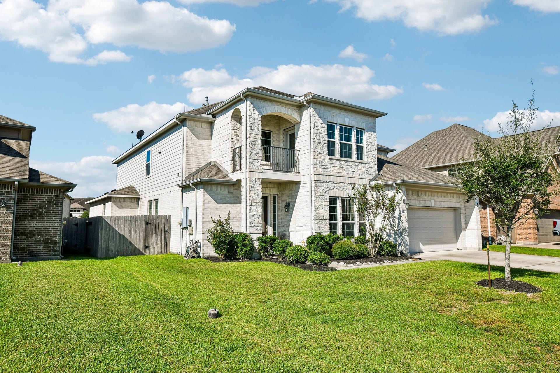 2414 Trocadero Lane, League City, TX 77573 2414 Trocadero Lane, League City, TX 77573