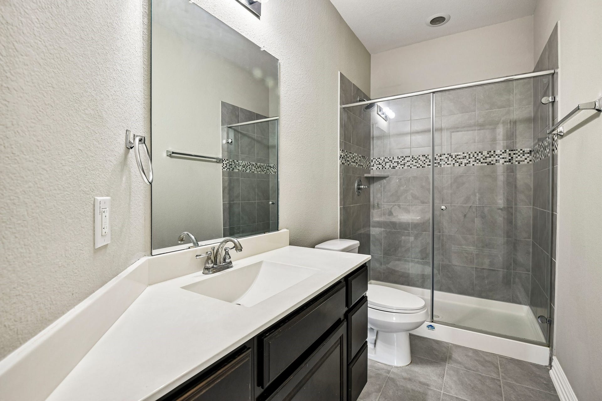2414 Trocadero Lane, League City, TX 77573 2414 Trocadero Lane, League City, TX 77573