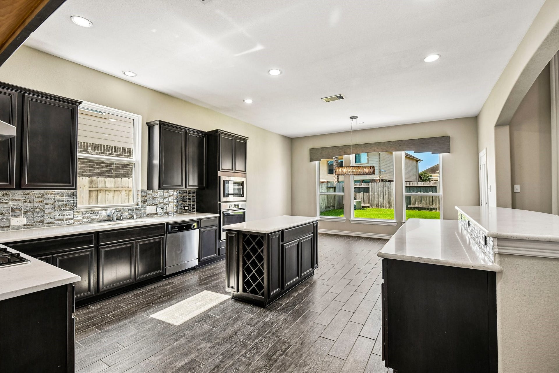 2414 Trocadero Lane, League City, TX 77573 2414 Trocadero Lane, League City, TX 77573