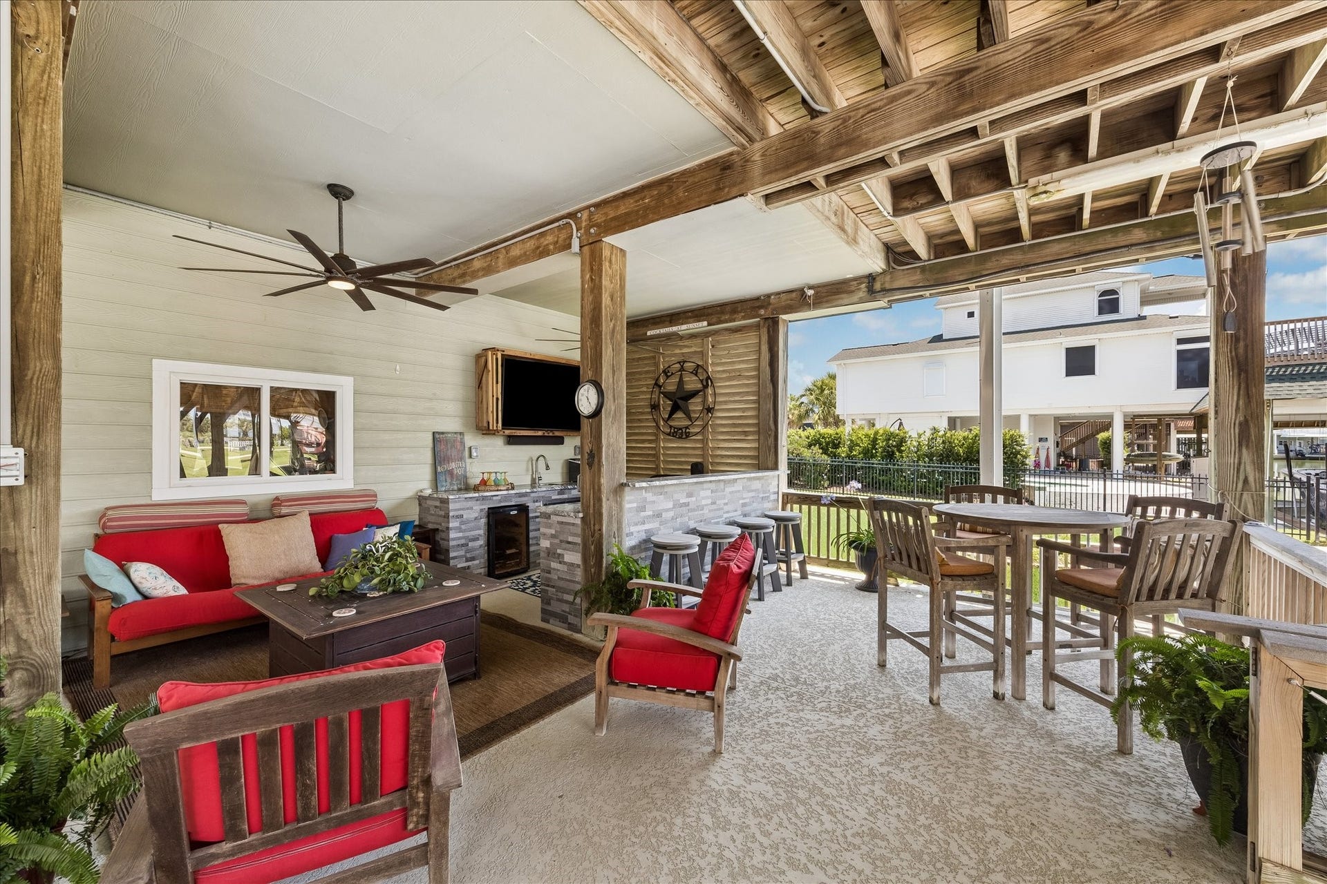 515 Westerly Drive, Tiki Island, TX 77554 Seating area downstairs.