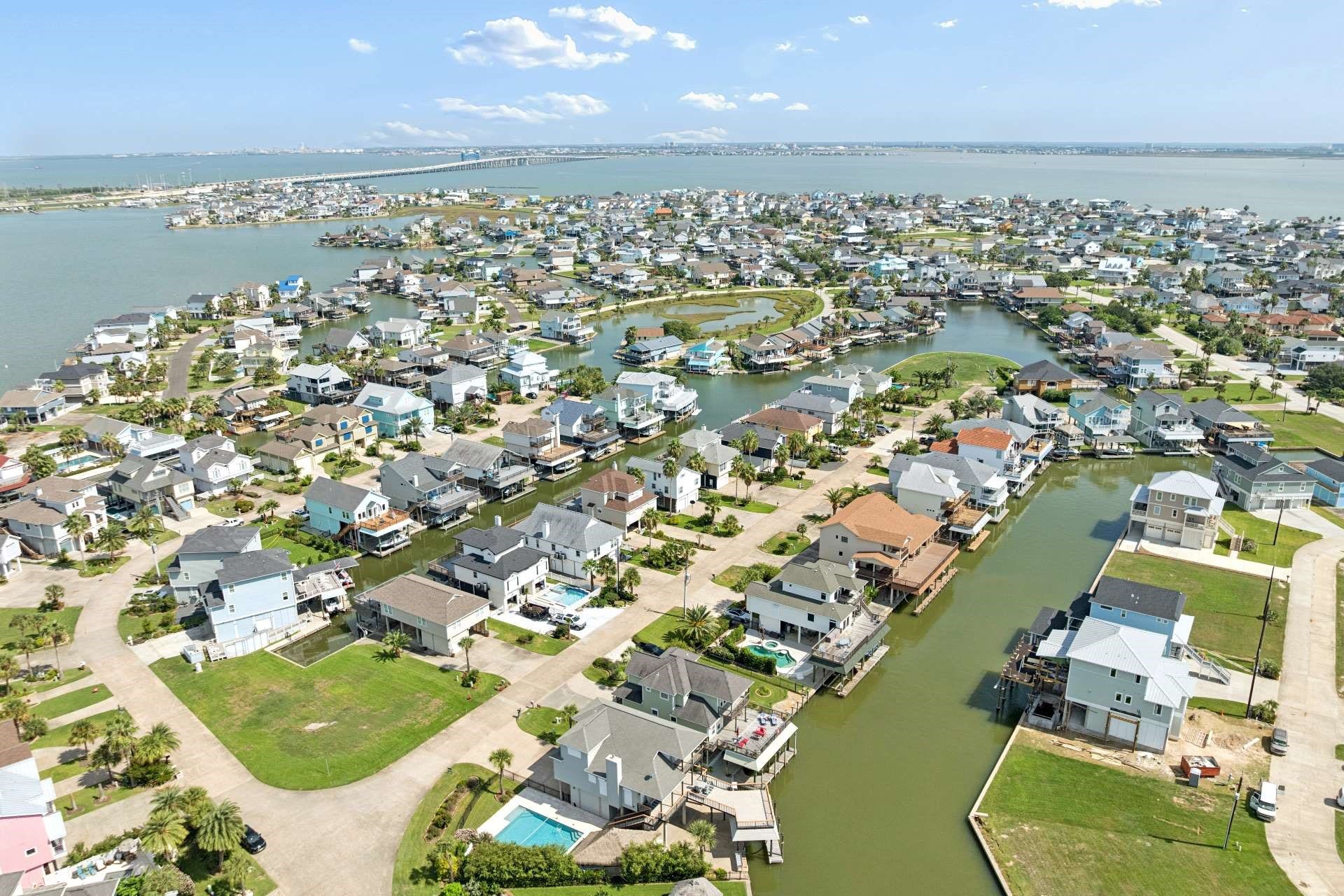 515 Westerly Drive, Tiki Island, TX 77554 515 Westerly Drive, Tiki Island, TX 77554