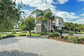 515 Westerly Drive, Tiki Island, TX 77554 Extra parking for your guests.