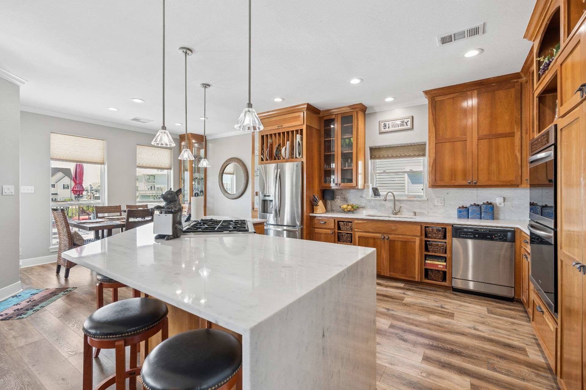 515 Westerly Drive, Tiki Island, TX 77554 Kitchen