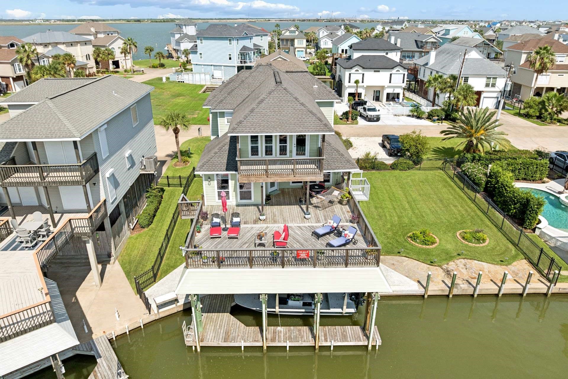 515 Westerly Drive, Tiki Island, TX 77554 515 Westerly Drive, Tiki Island, TX 77554